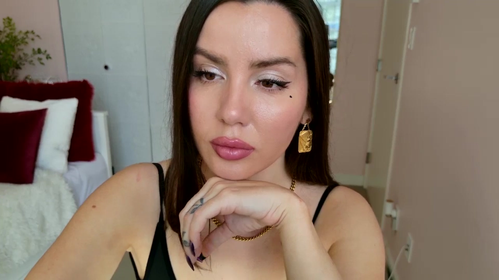 BellaBaxter video thumbnail