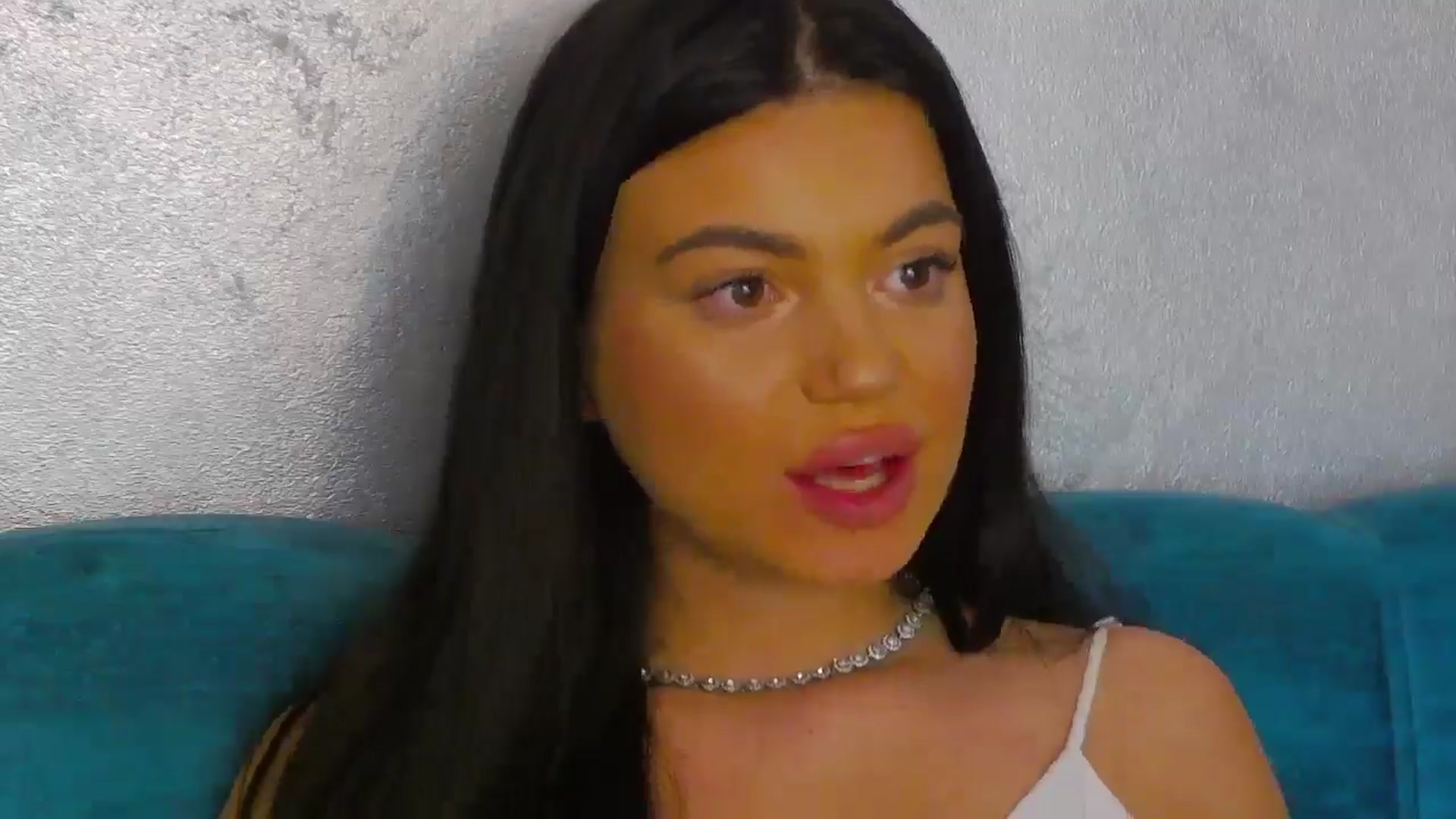 EsmeLuv video thumbnail