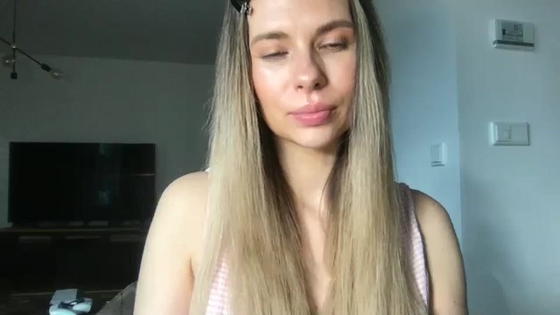 neverinmylife video thumbnail