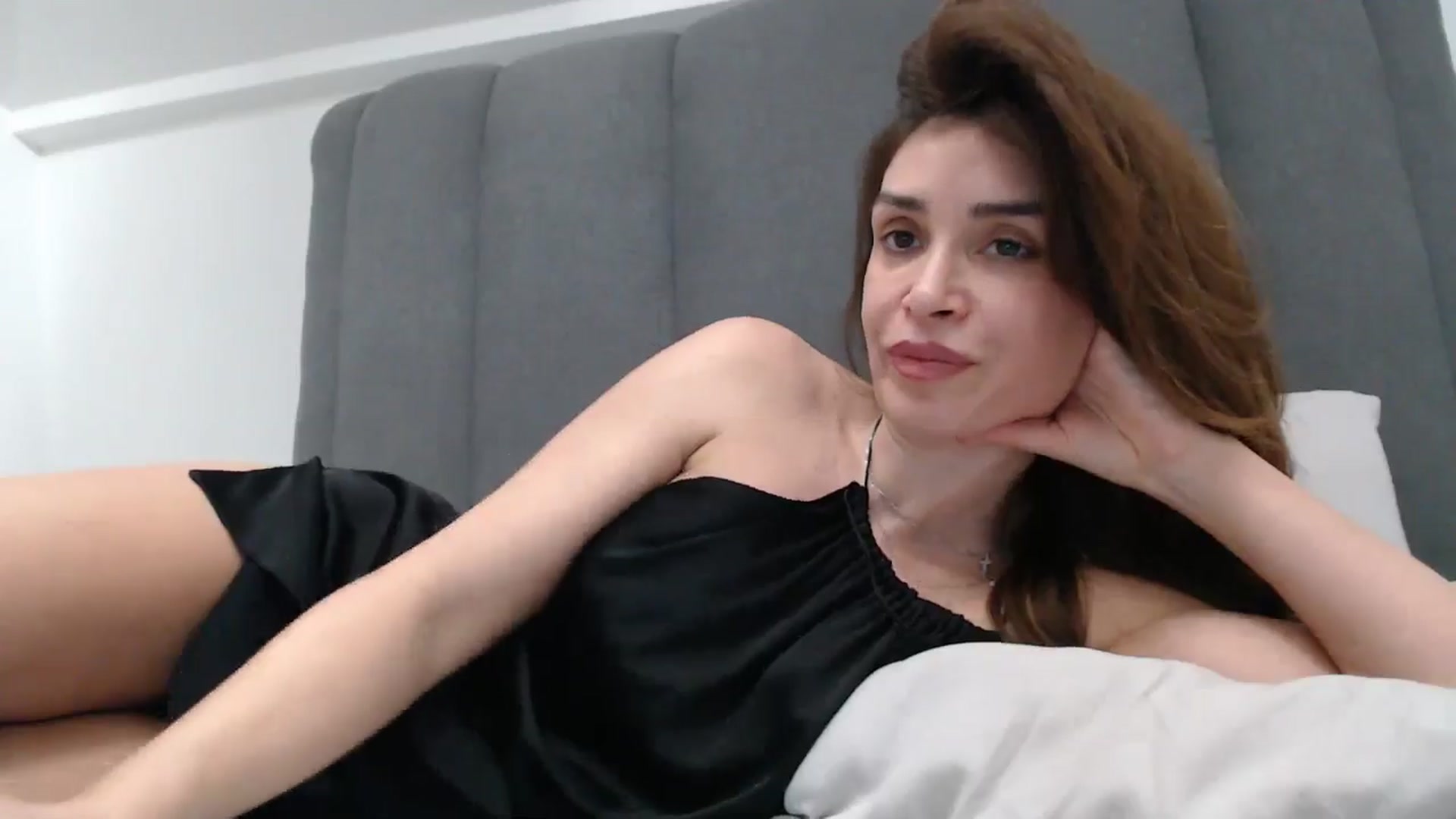 NormalGirl video thumbnail