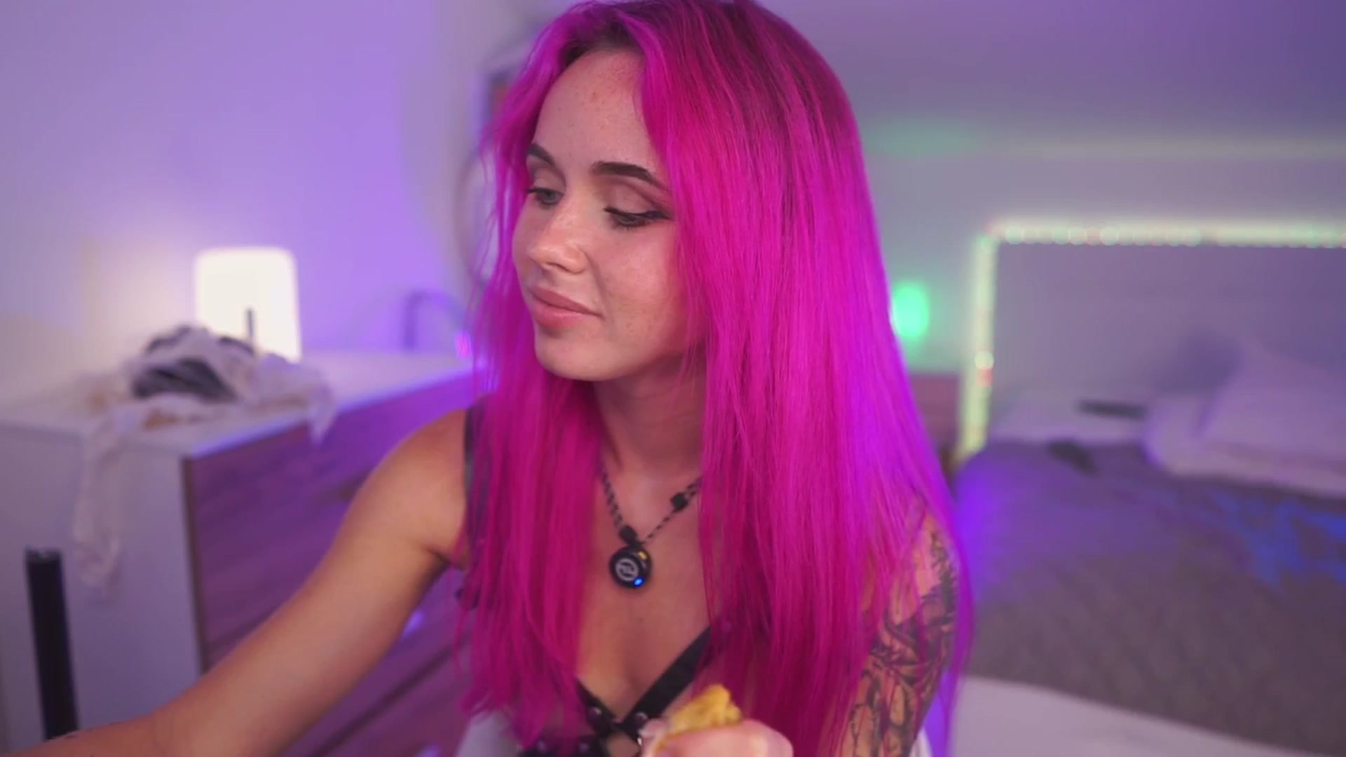 Sarah_Pink video thumbnail