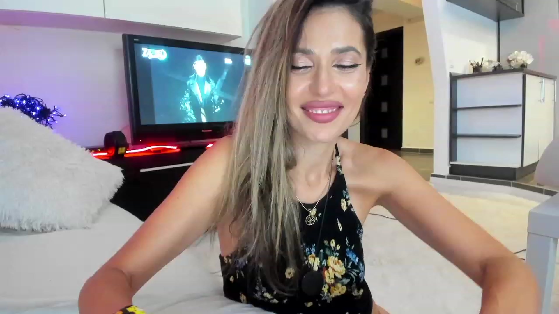 SmileyTinaa video thumbnail