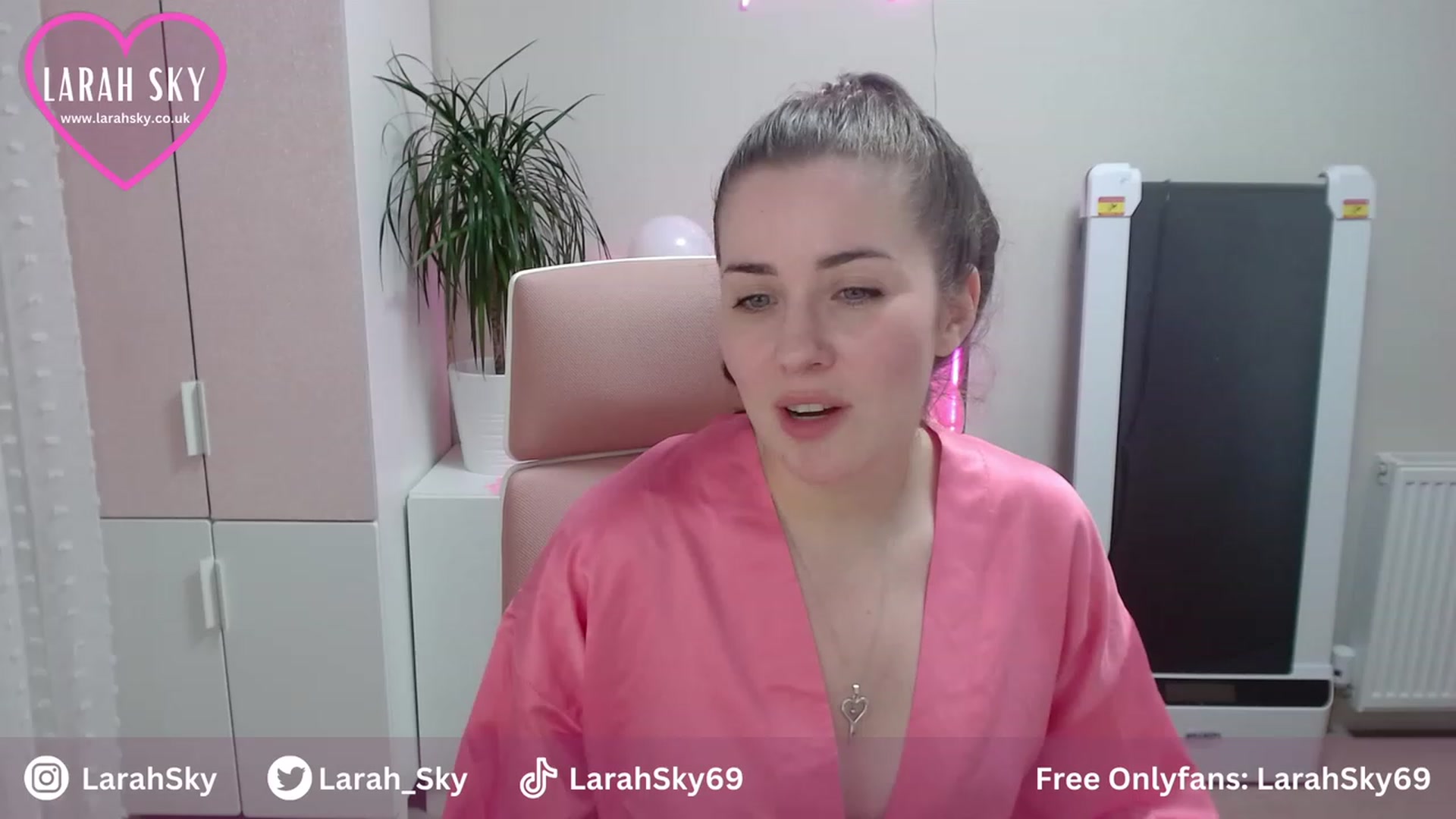 Larah_Sky video thumbnail