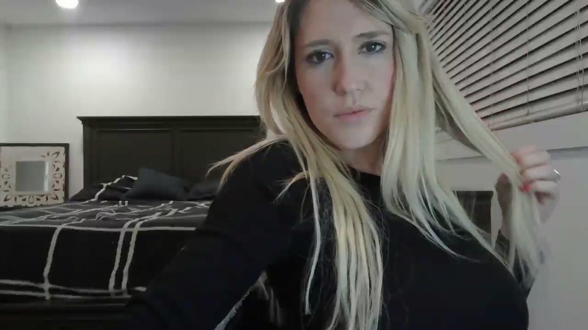 blond_milf video thumbnail