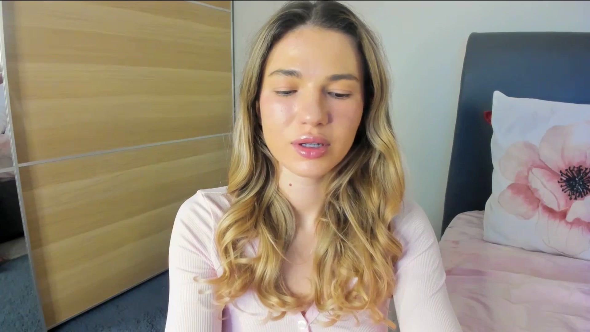 Dariadely video thumbnail