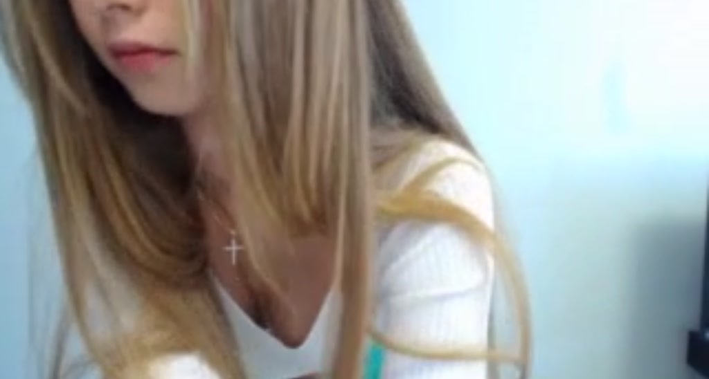 AvrilDollX video thumbnail