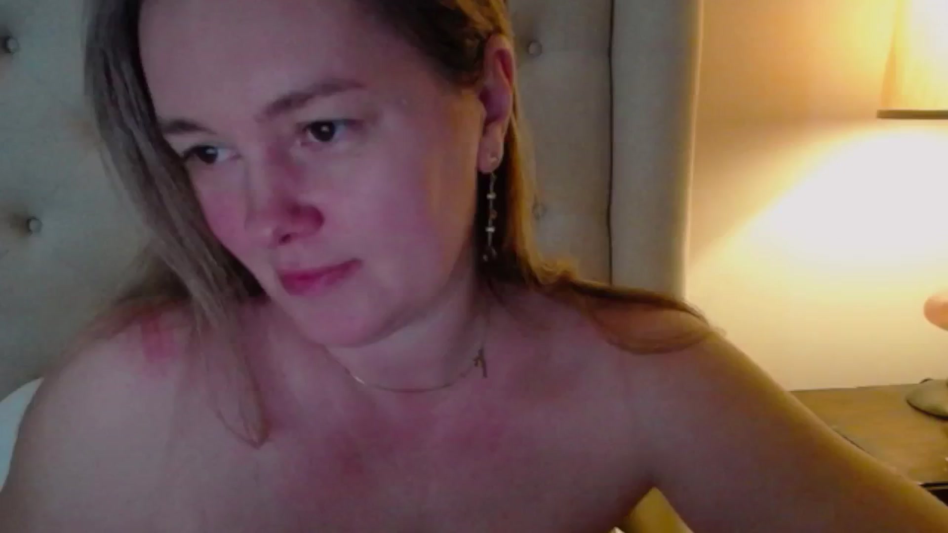 J0llye video thumbnail