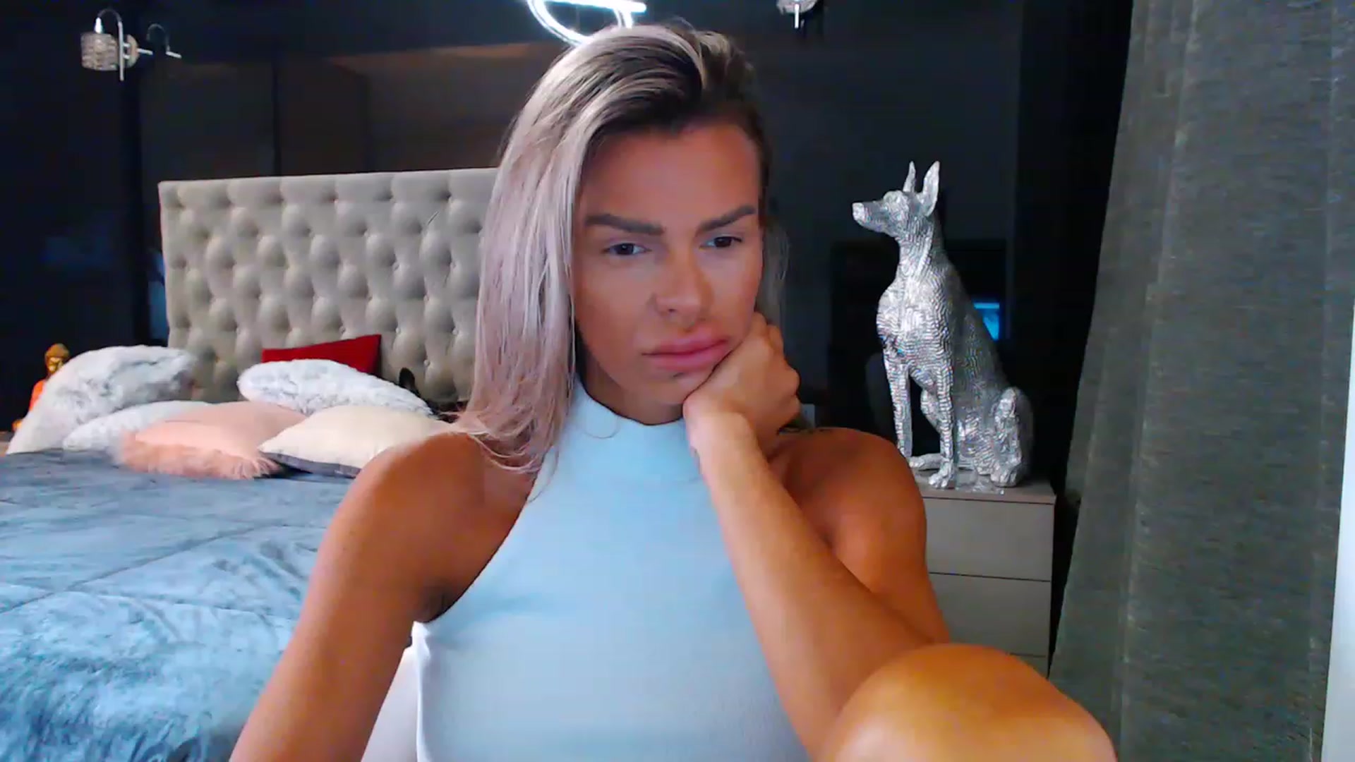 D_y_y video thumbnail