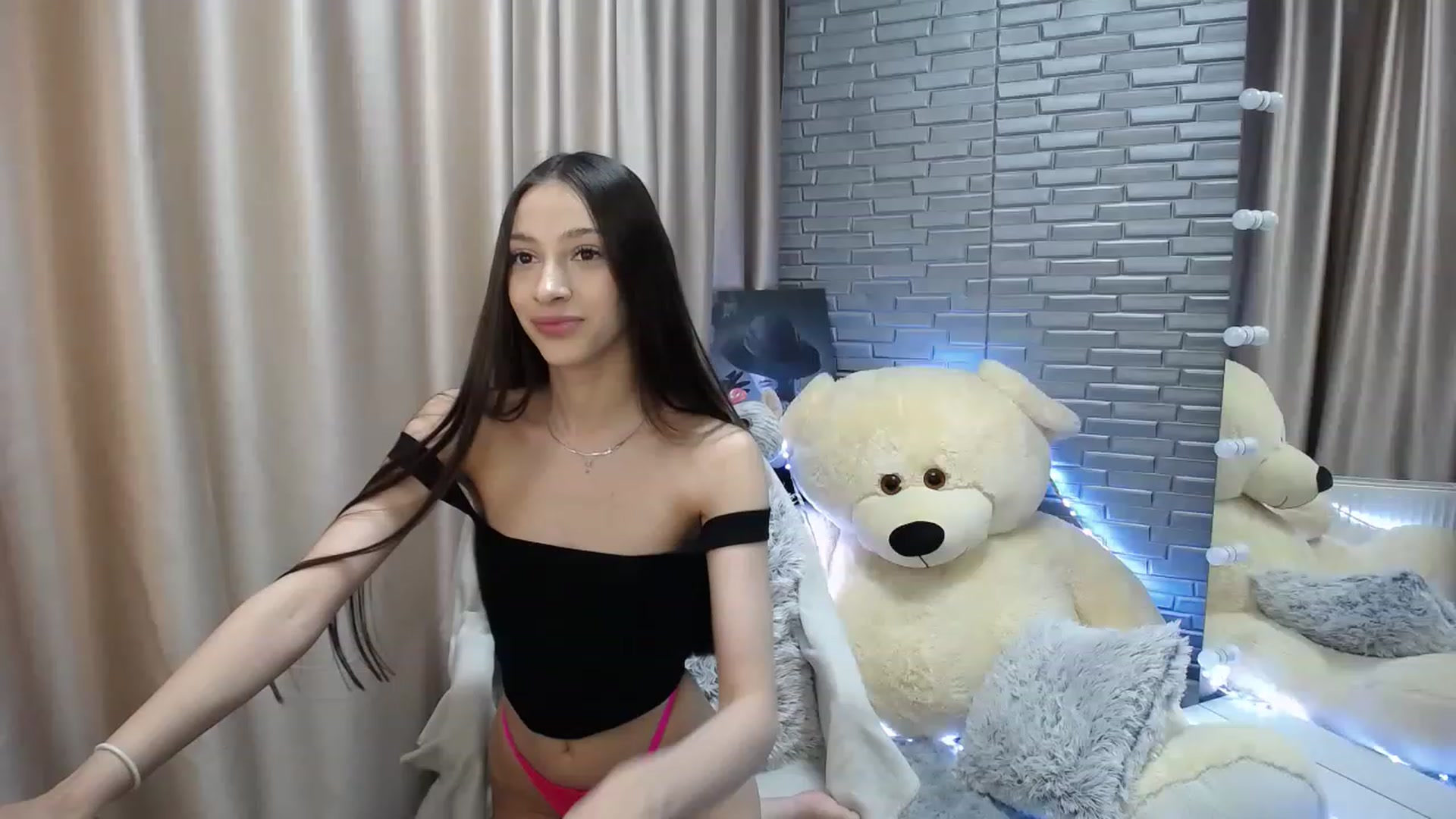 Lea_Lexis video thumbnail
