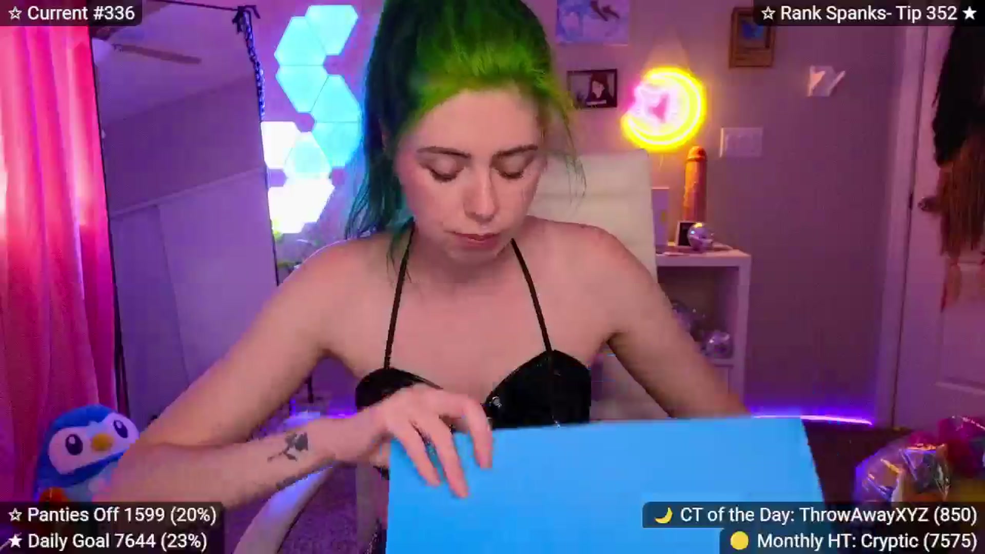 elunaxc video thumbnail
