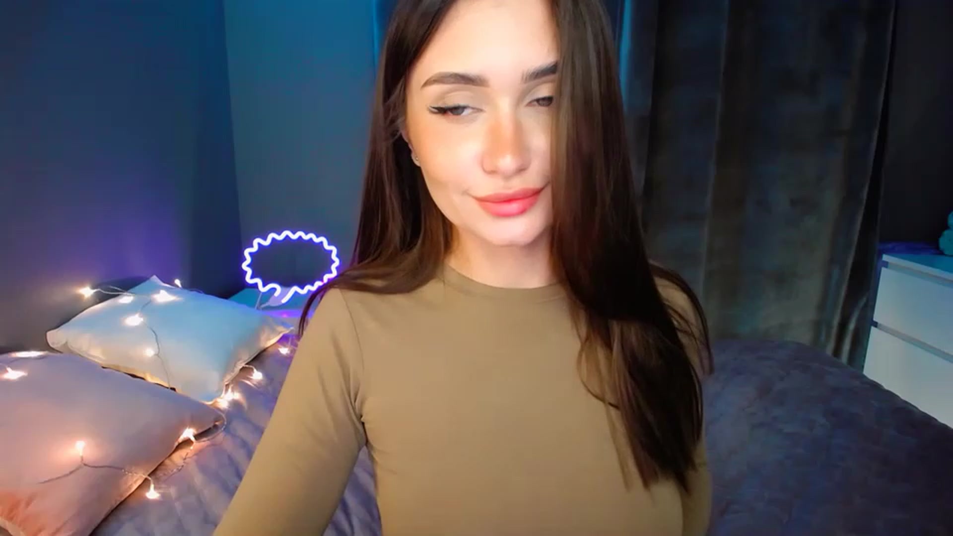 DollGlamourr video thumbnail