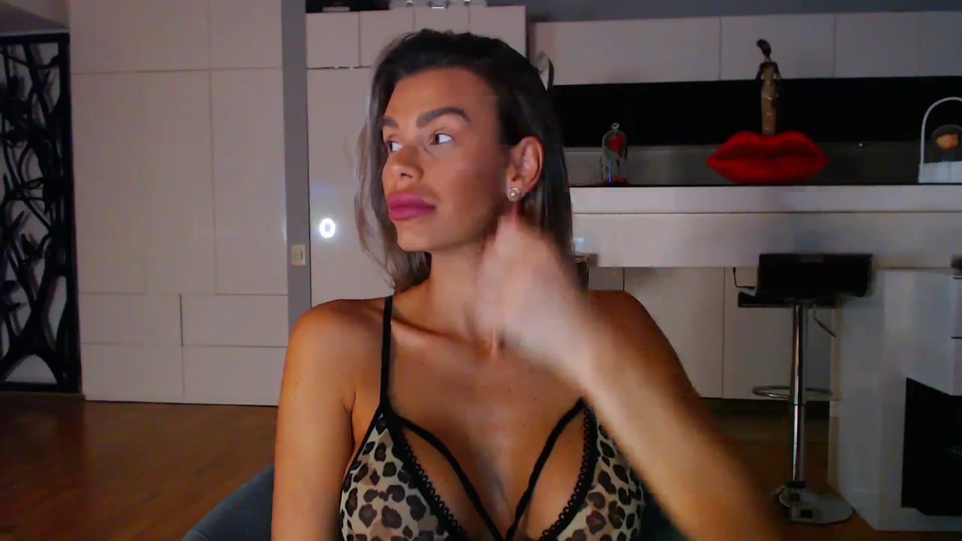 D_y_y video thumbnail
