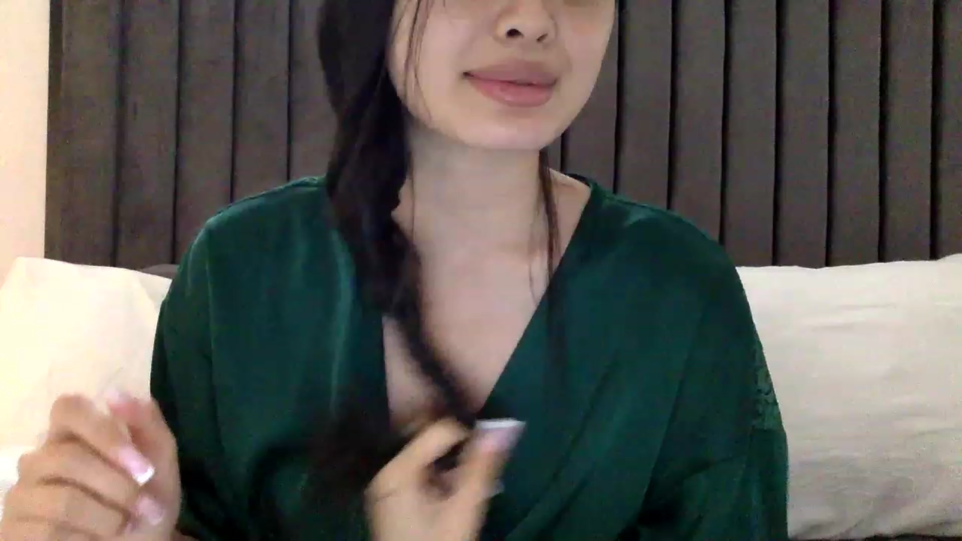 MsAkira video thumbnail