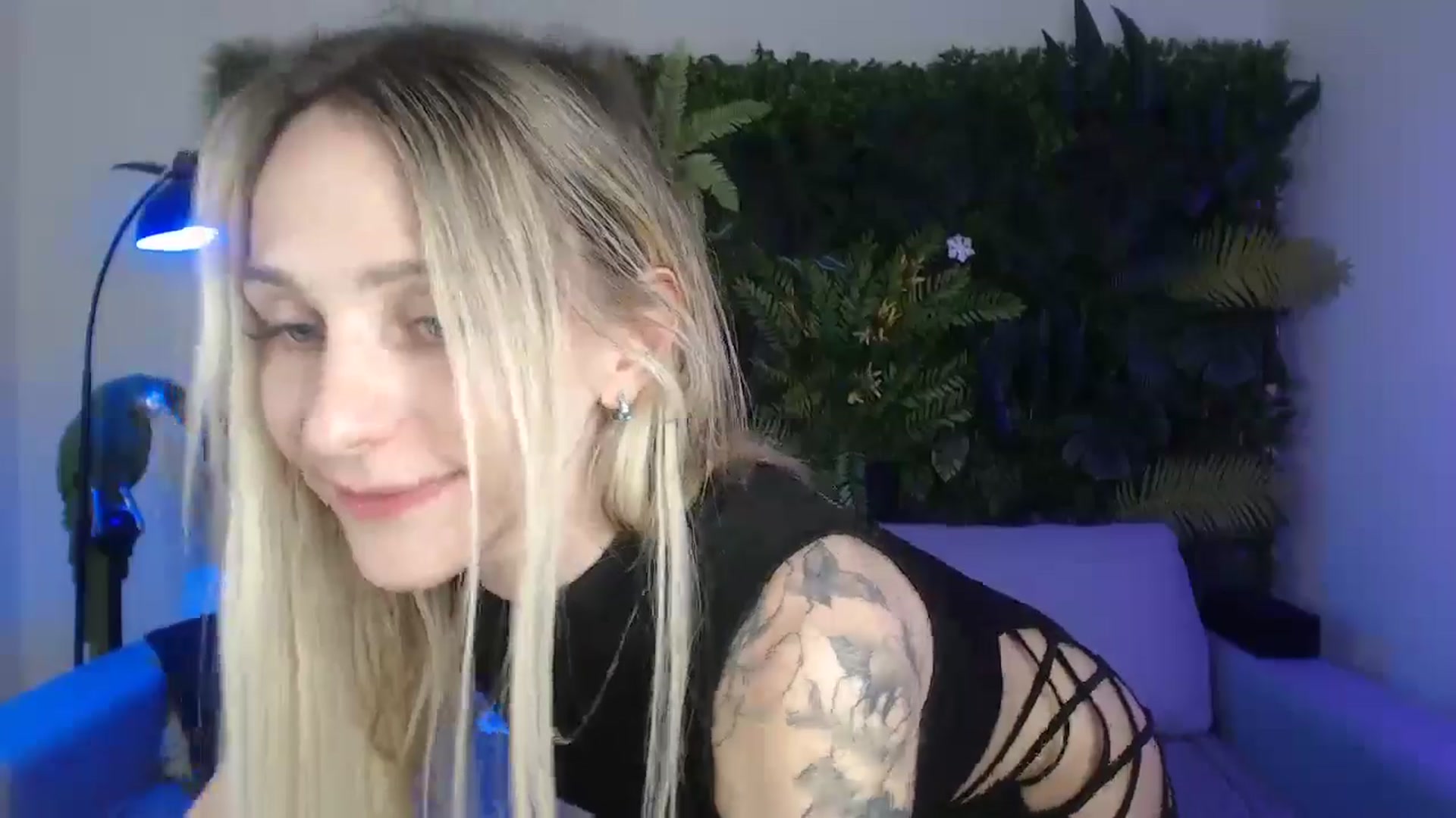 Horny_Blond video thumbnail