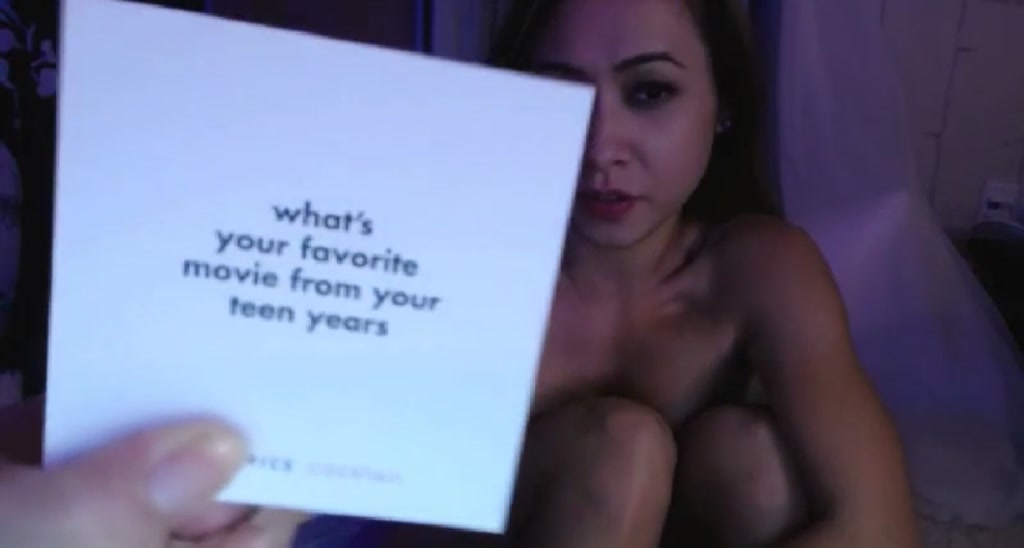 Downloads video thumbnail