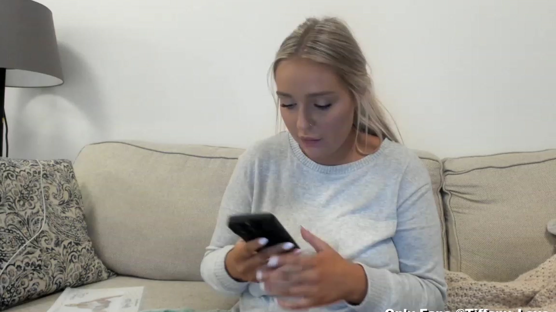 KissMyTitsPls video thumbnail