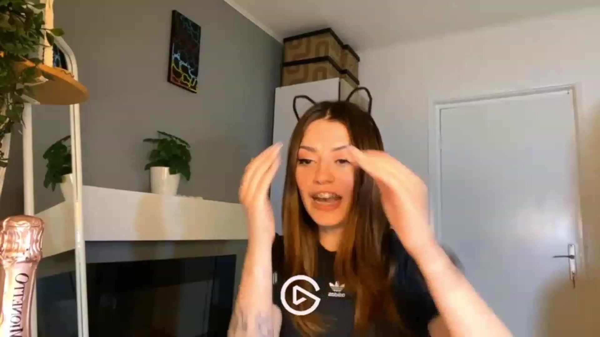 RiriBee video thumbnail