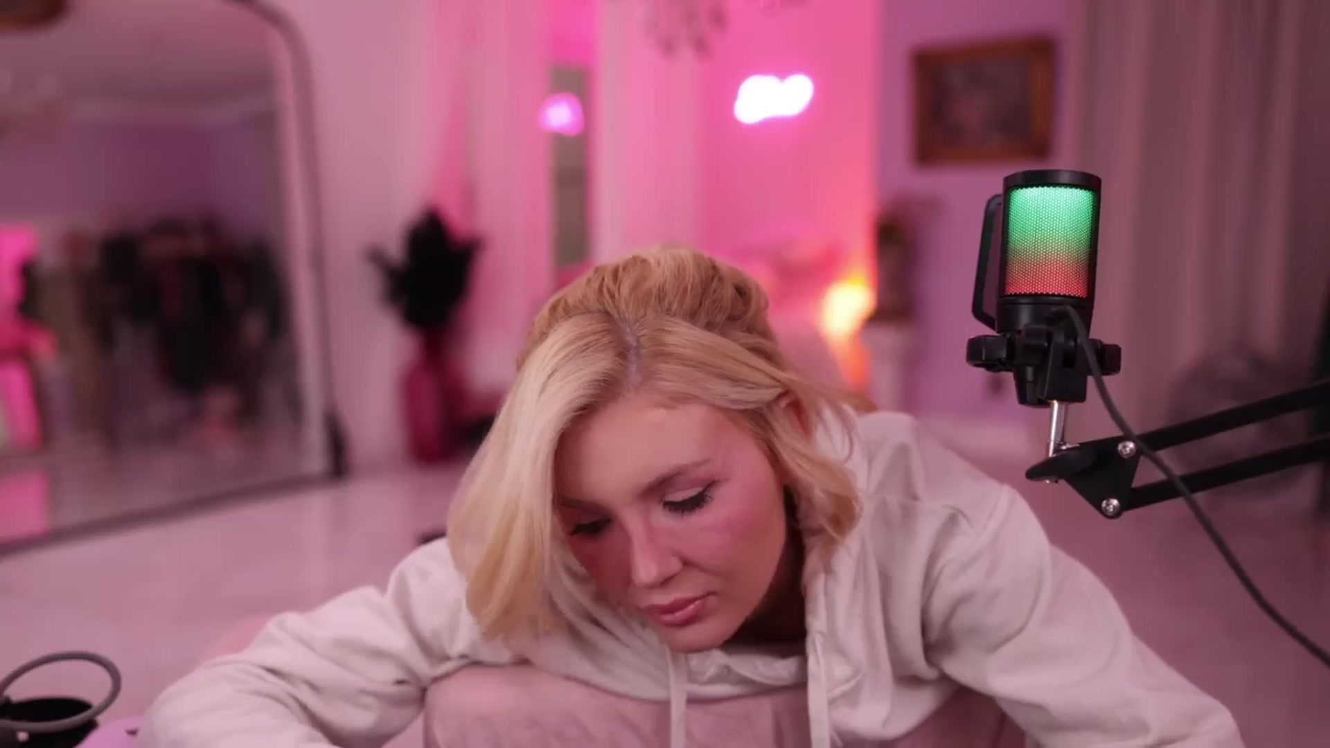 Elainaa video thumbnail