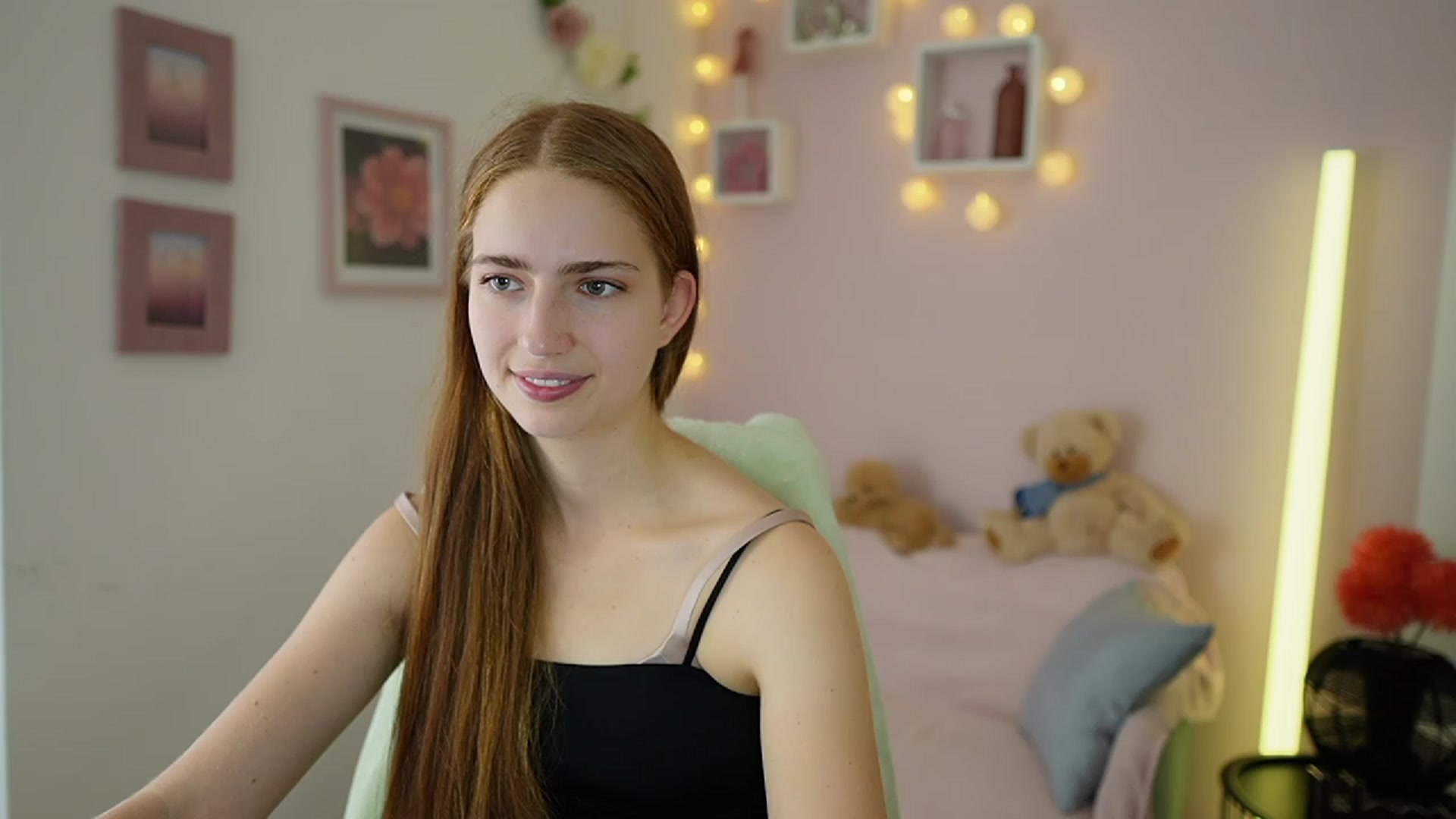 Naomi_Woods18 video thumbnail