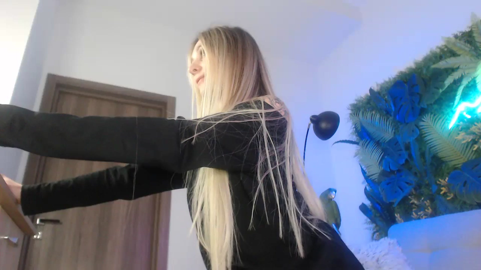 Horny_Blond video thumbnail
