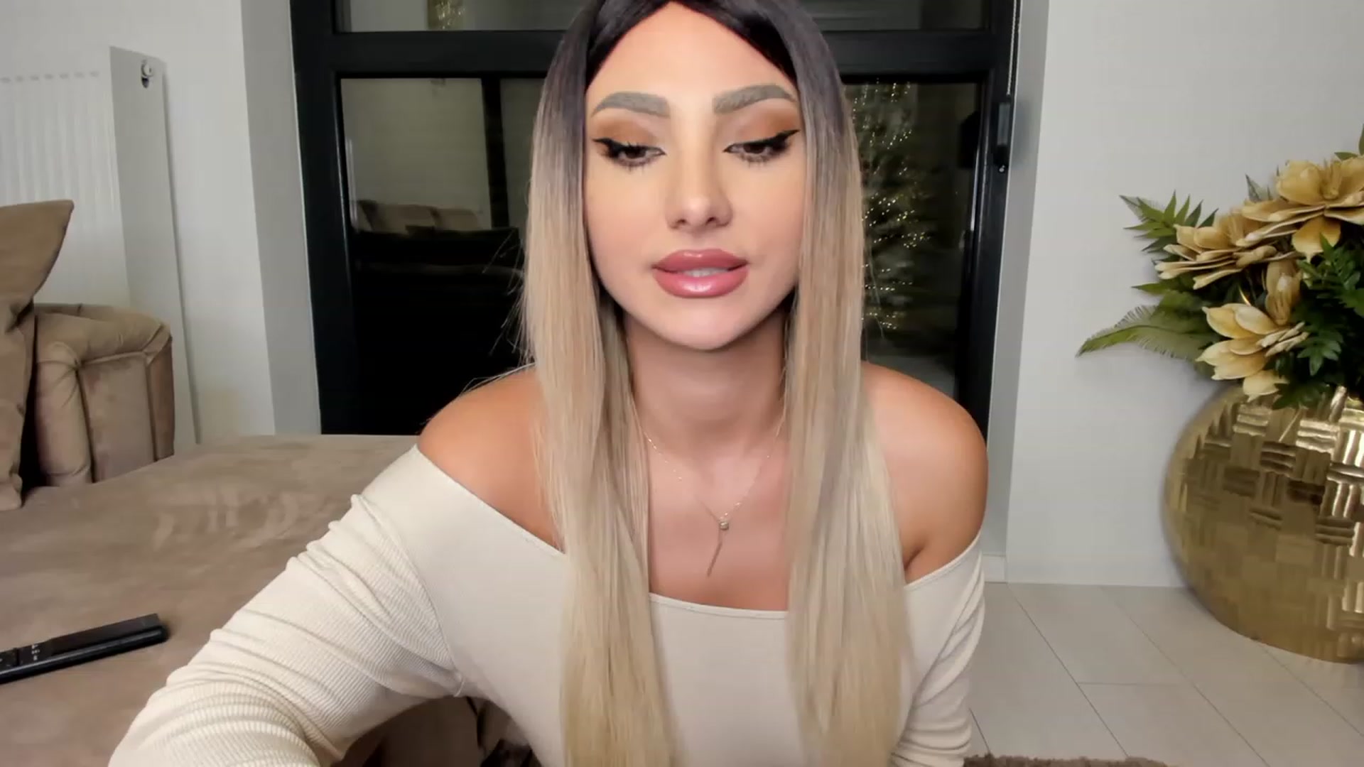 HONEY_A video thumbnail