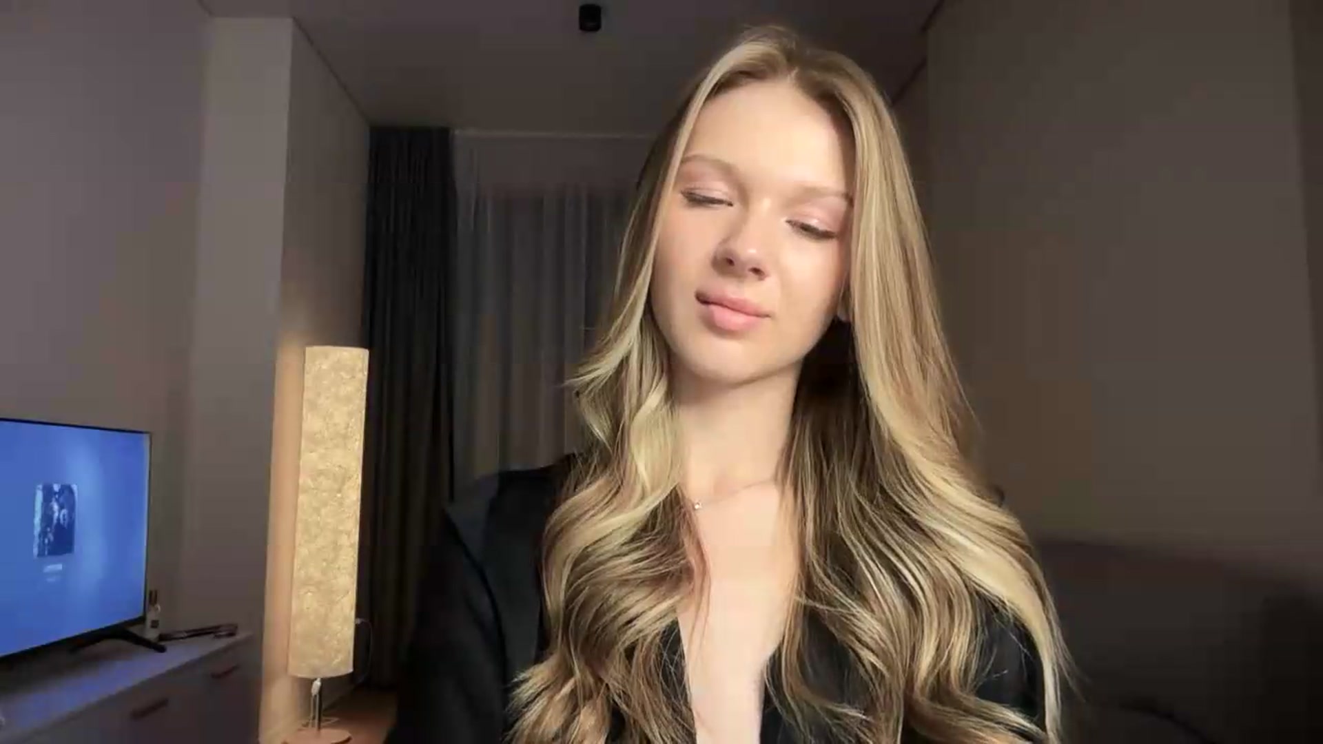 CuteBlonde video thumbnail