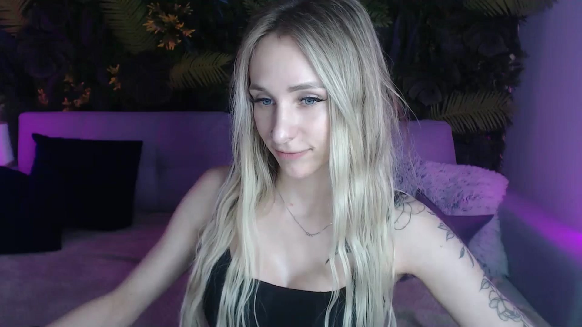 Horny_Blond video thumbnail