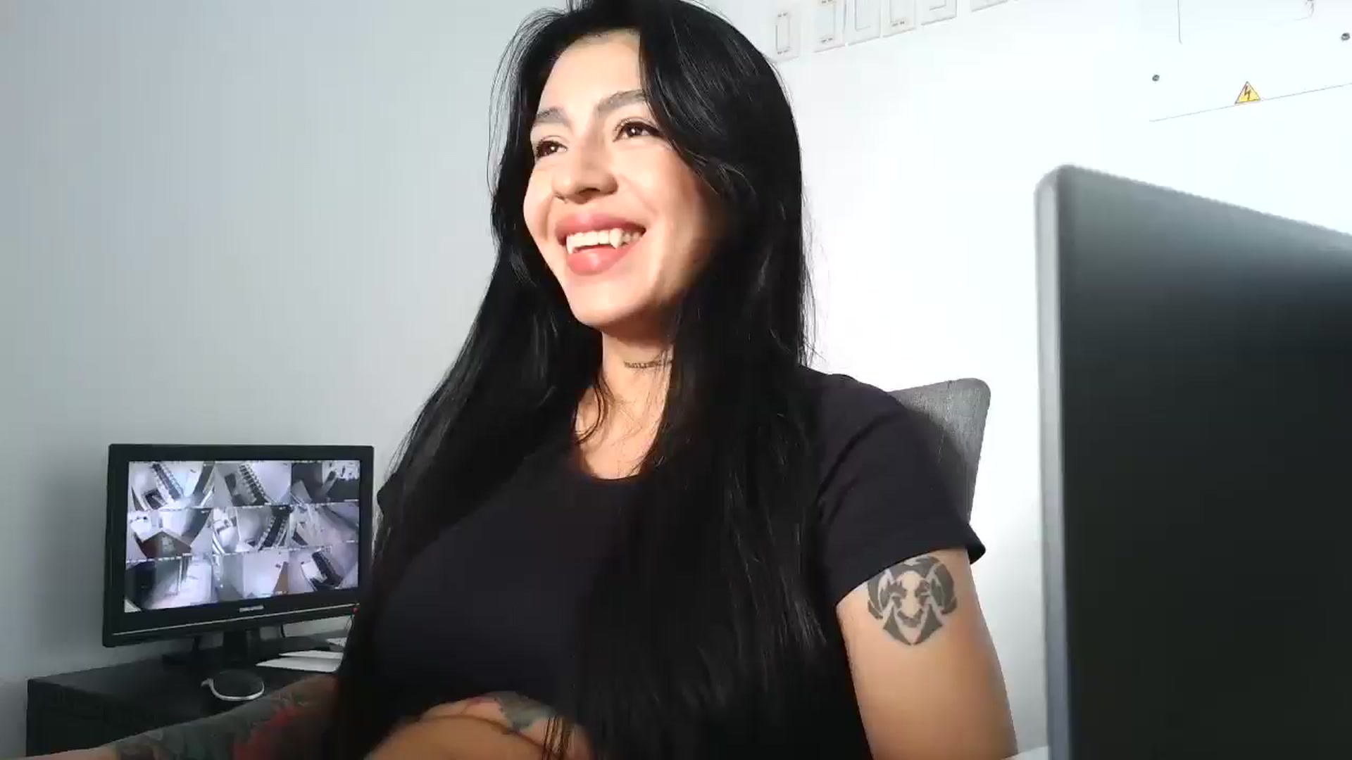 yesicat video thumbnail