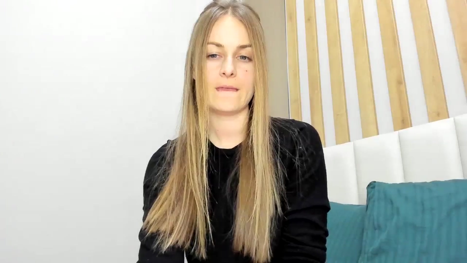 regular_girl video thumbnail