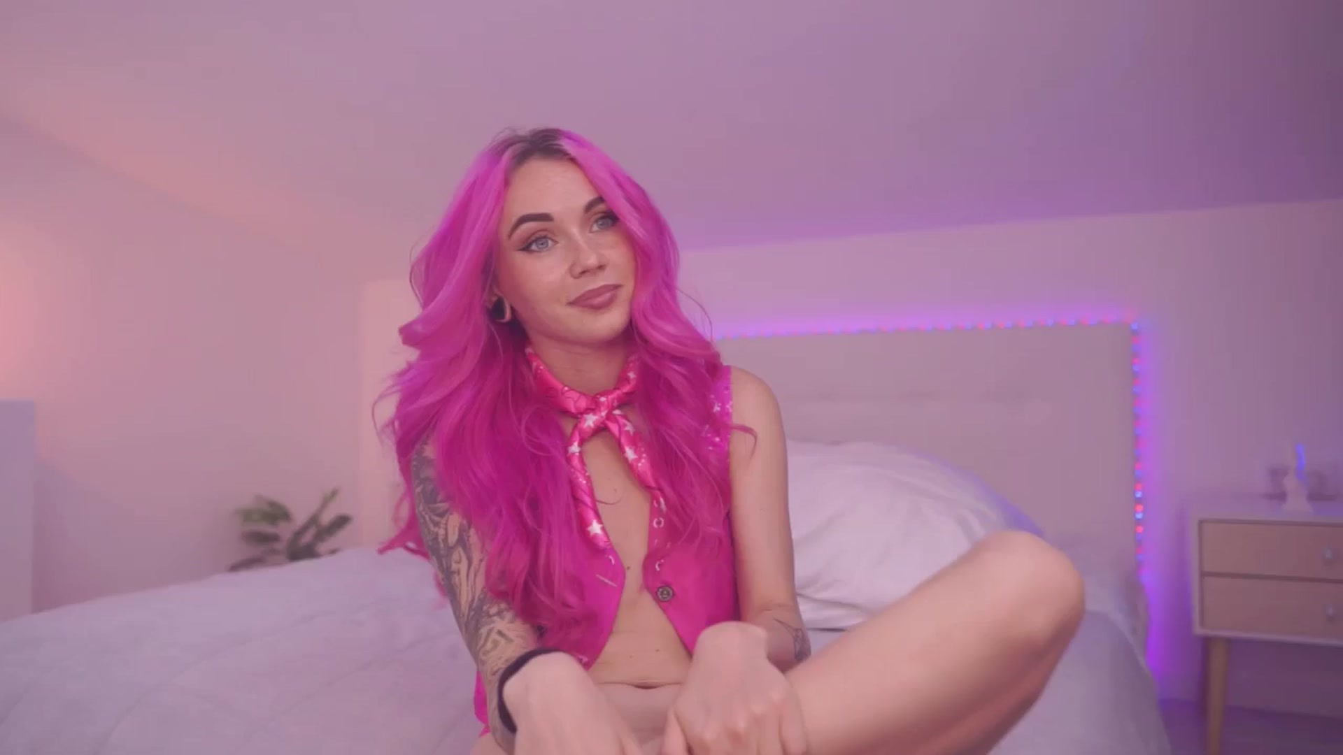 Sarah_Pink video thumbnail