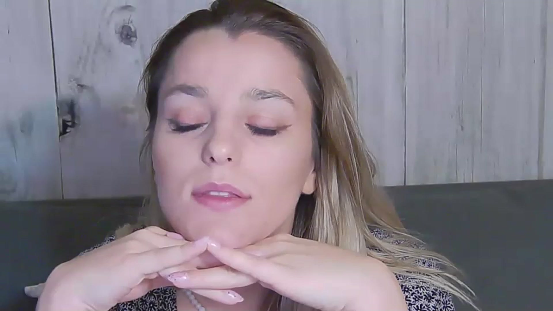 Leyla_T video thumbnail