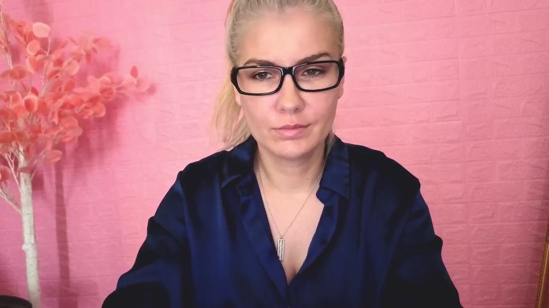 CutieeMary video thumbnail