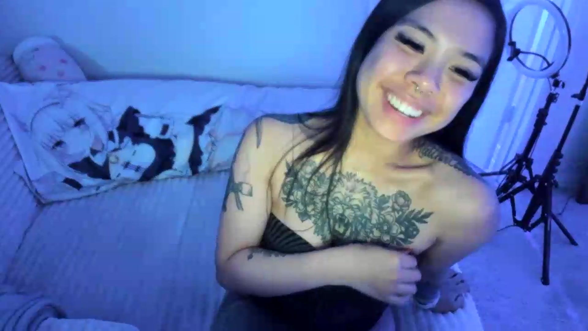 dolllface video thumbnail