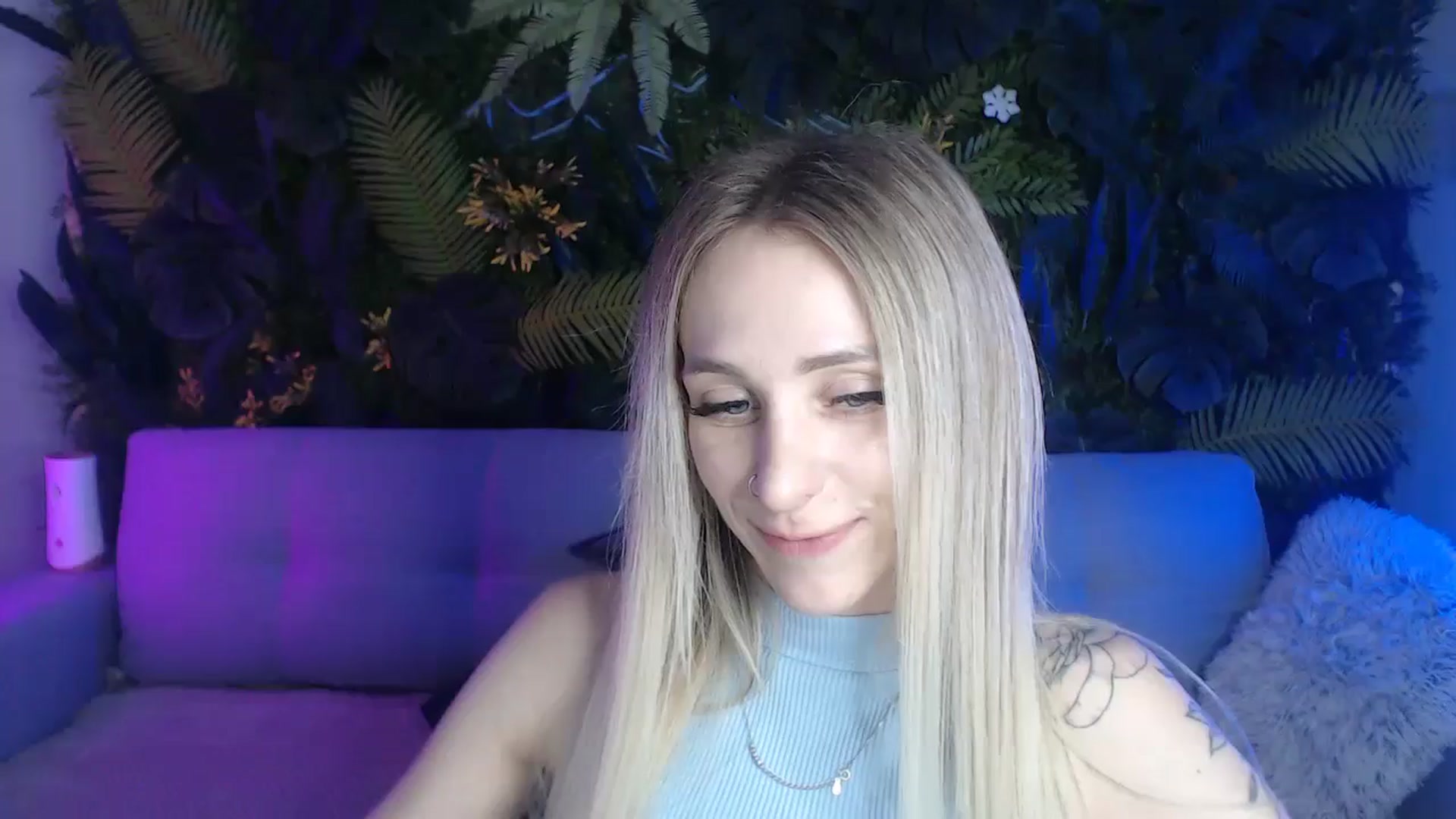 Horny_Blond video thumbnail