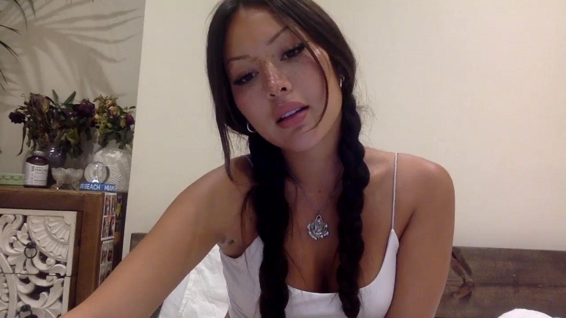 Miss_emiko video thumbnail