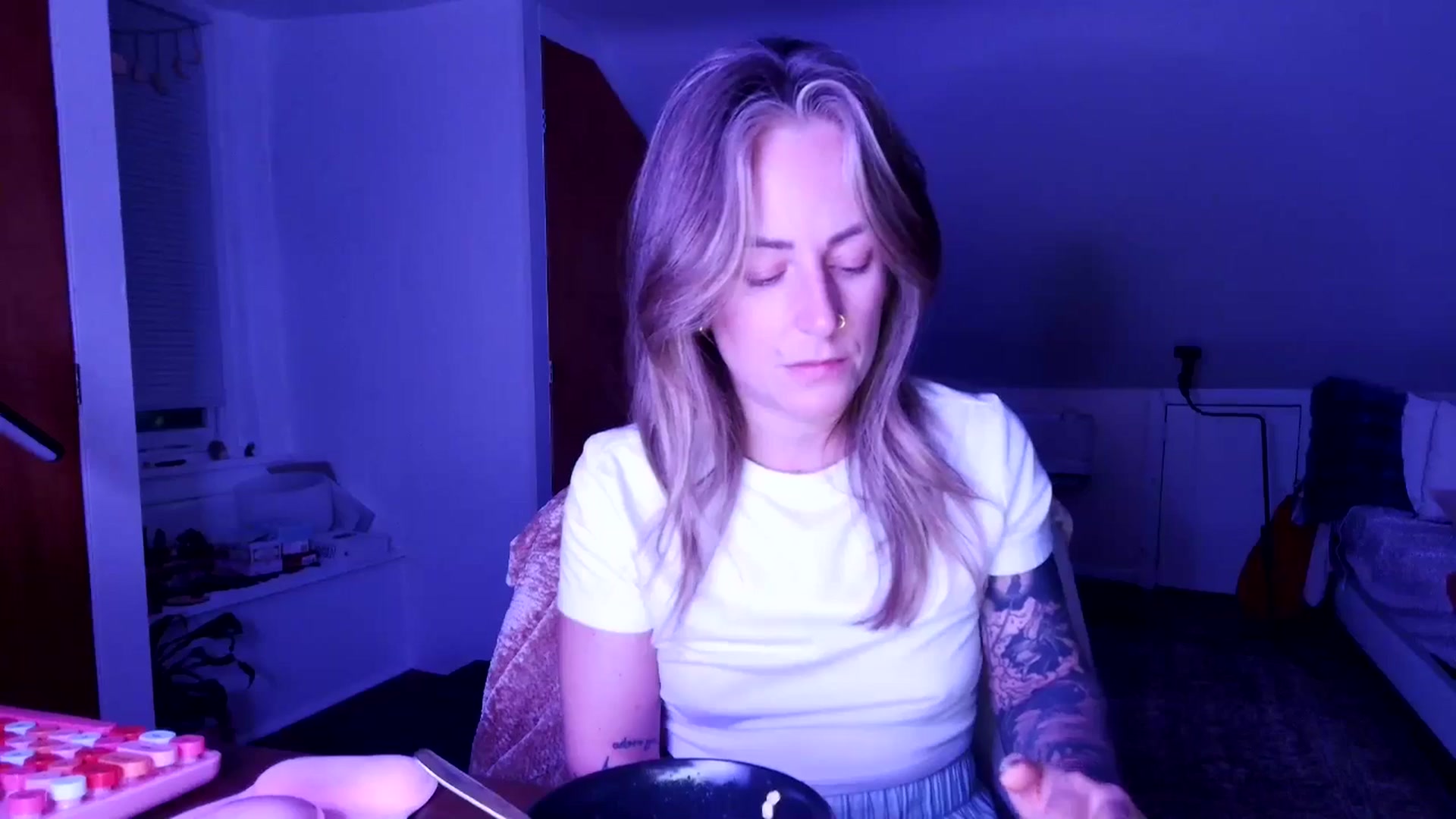 Lena_bee video thumbnail
