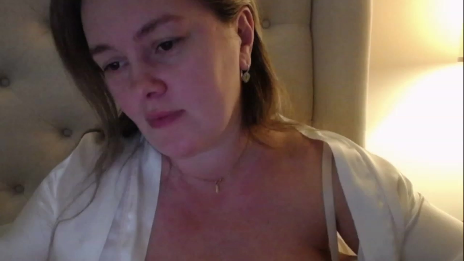 J0llye video thumbnail