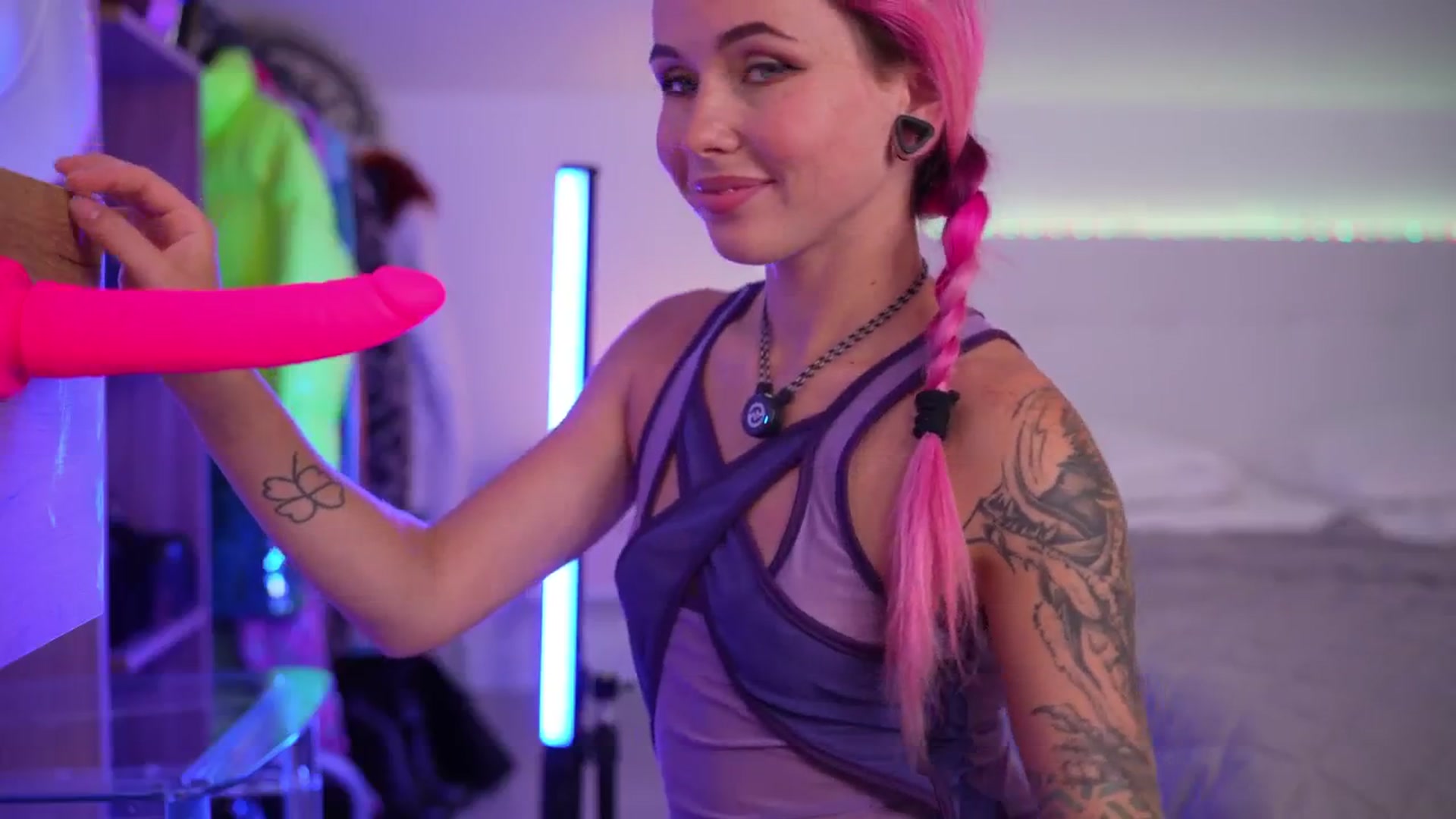 Sarah_Pink video thumbnail