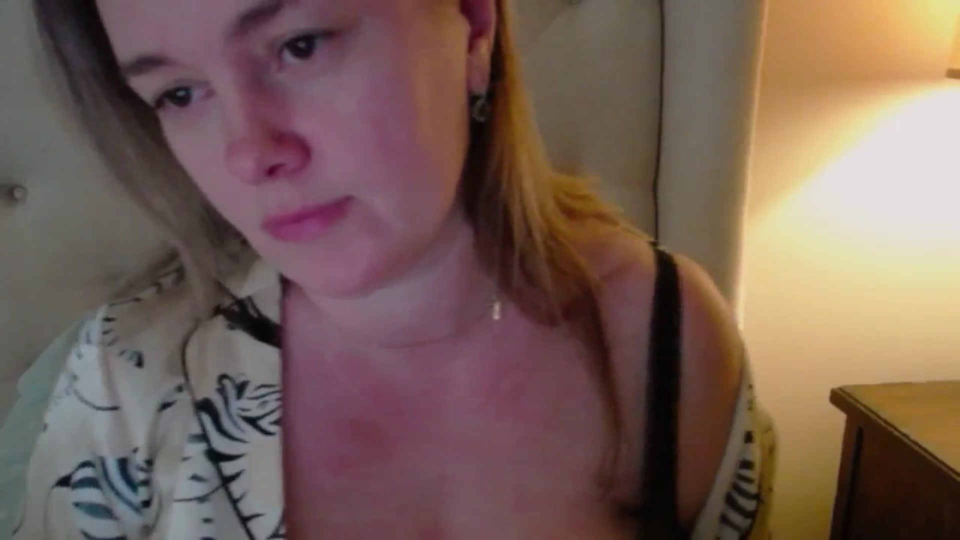 J0llye video thumbnail