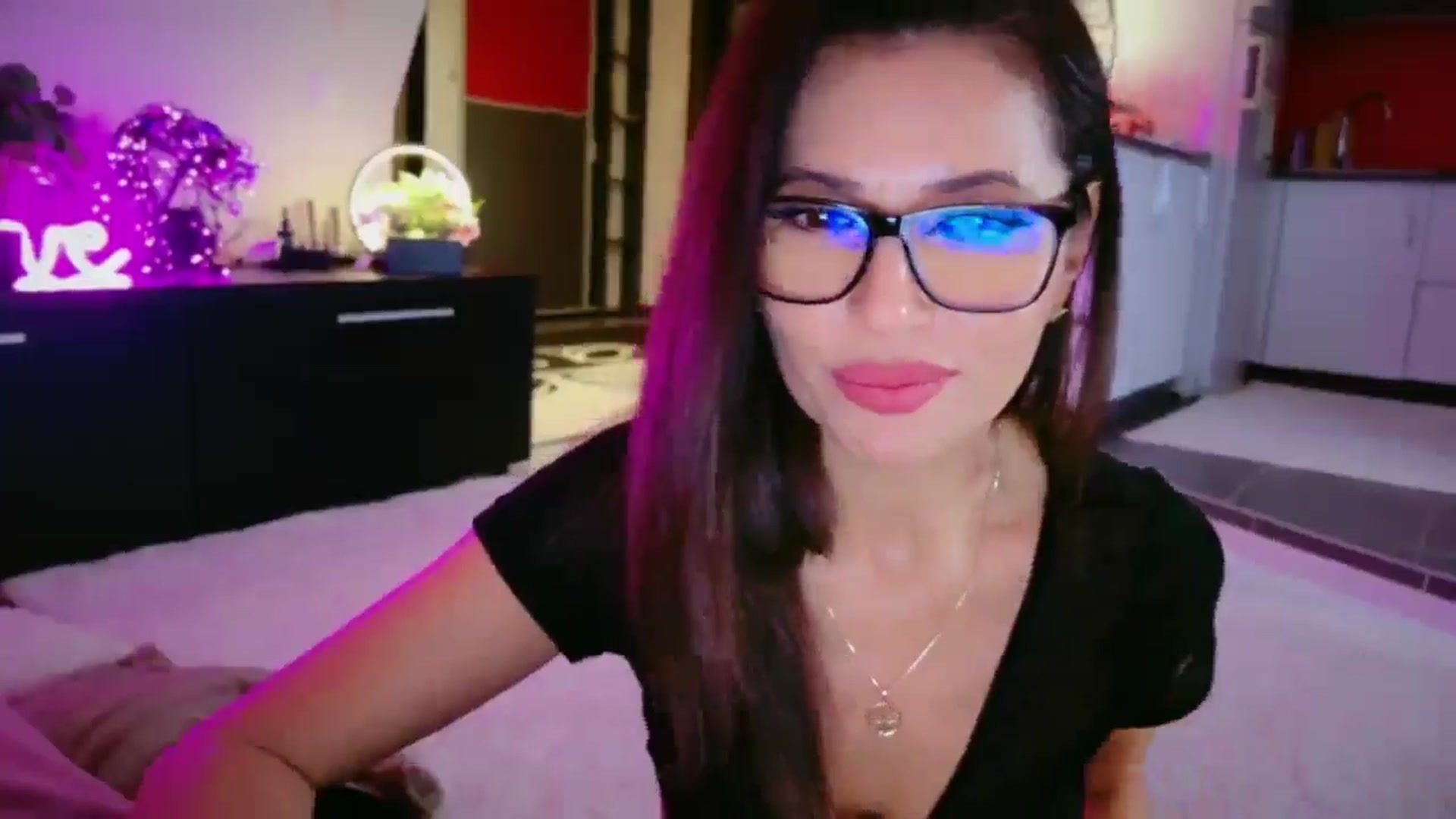 SmileyTinaa video thumbnail