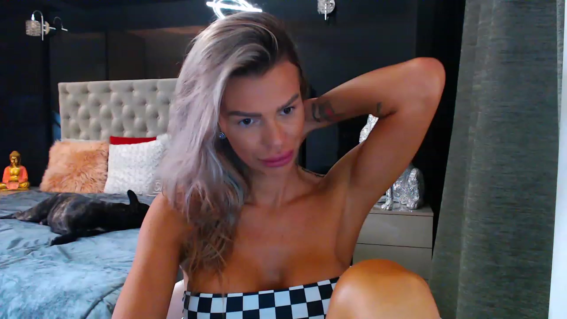 D_y_y video thumbnail