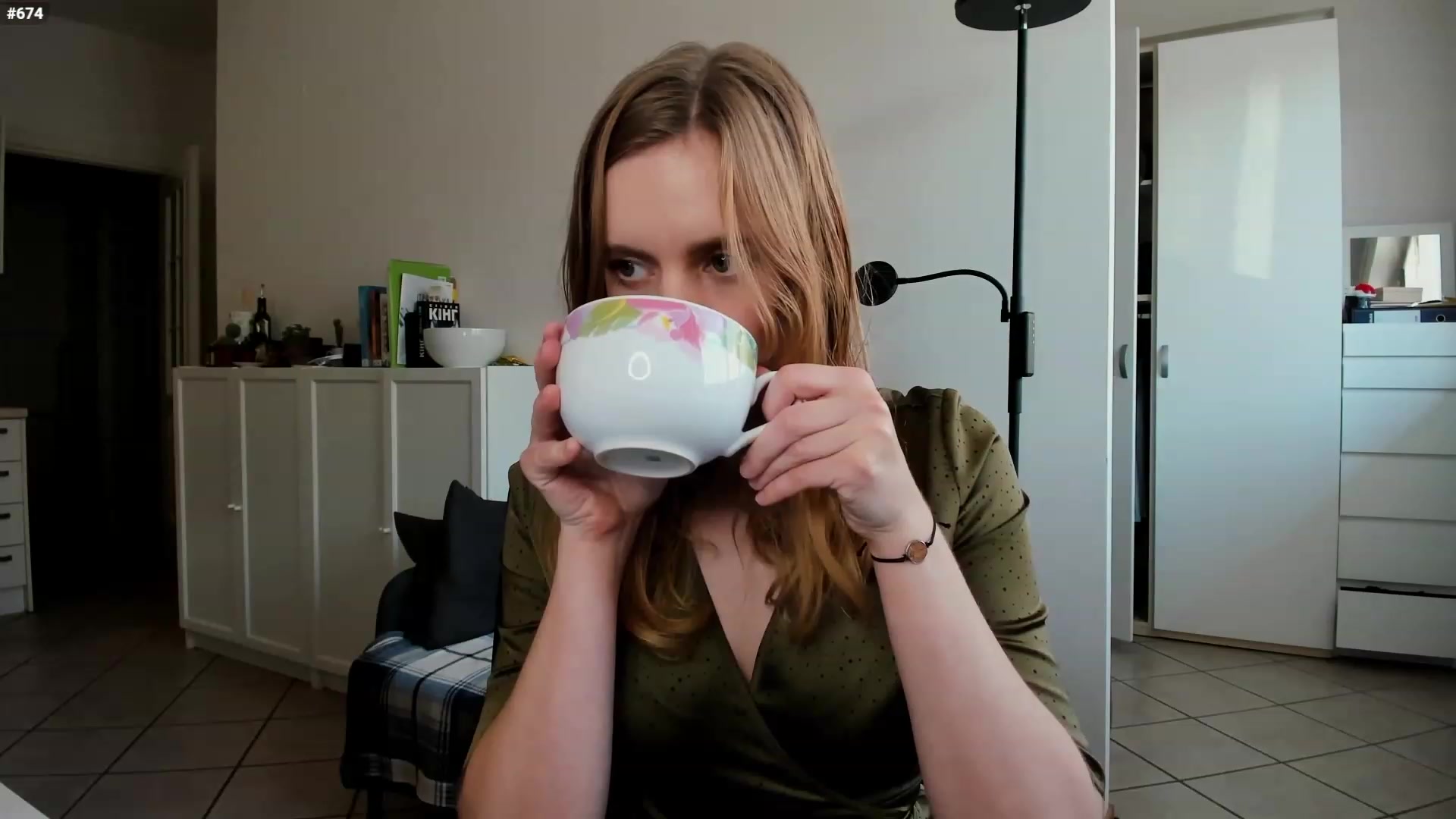 Personage video thumbnail