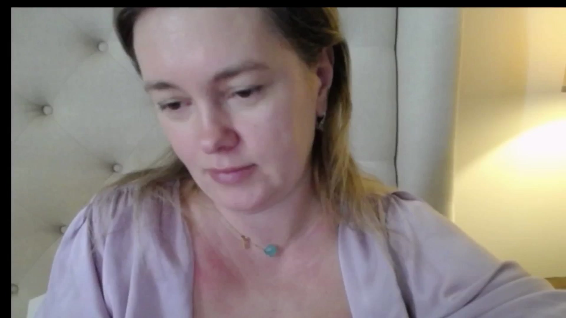 J0llye video thumbnail