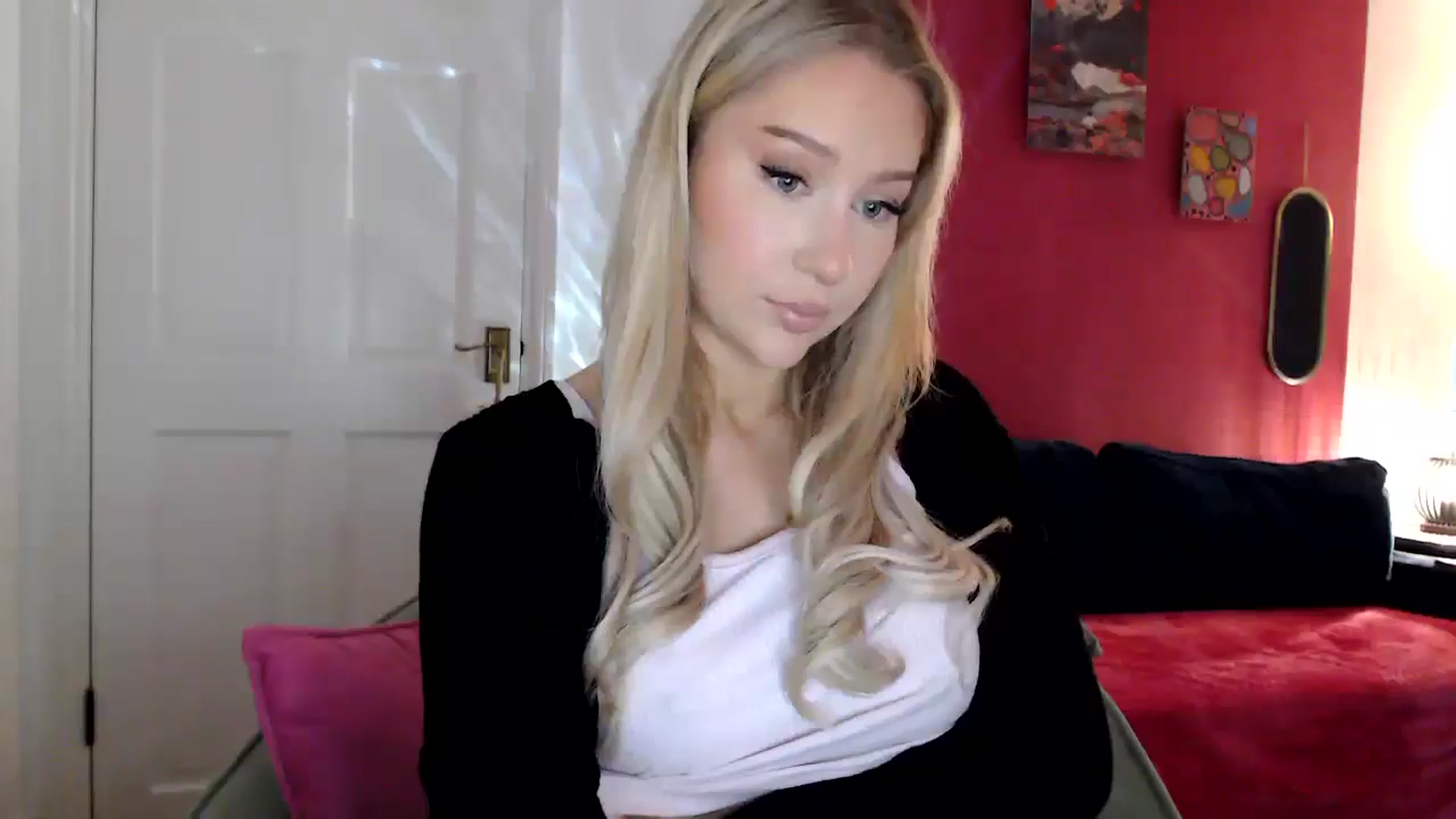PetiteAvax video thumbnail