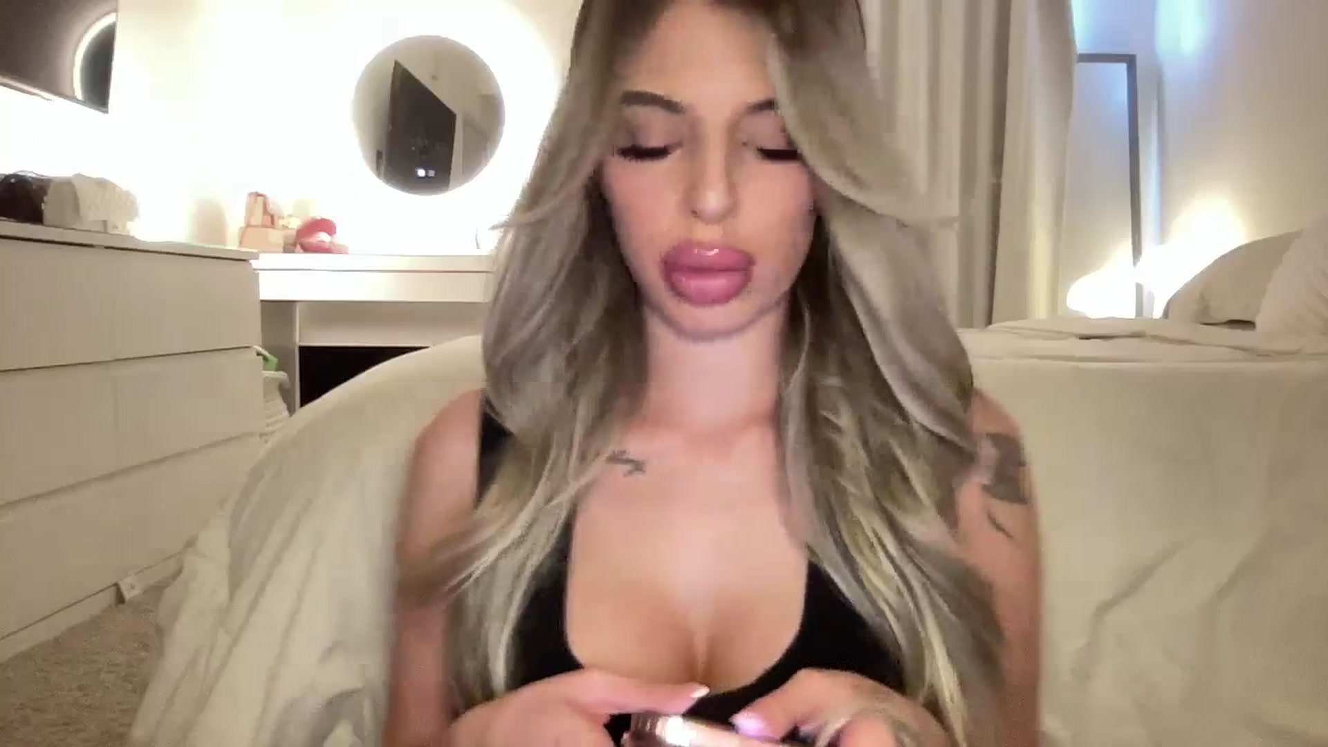 aryaaxo video thumbnail