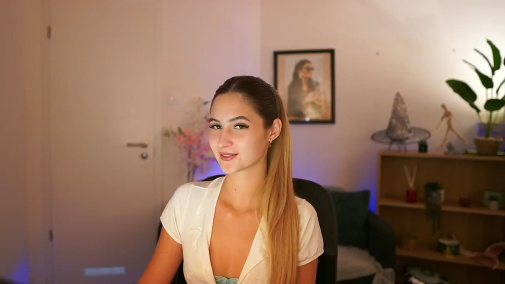 CuteGirl_18 video thumbnail