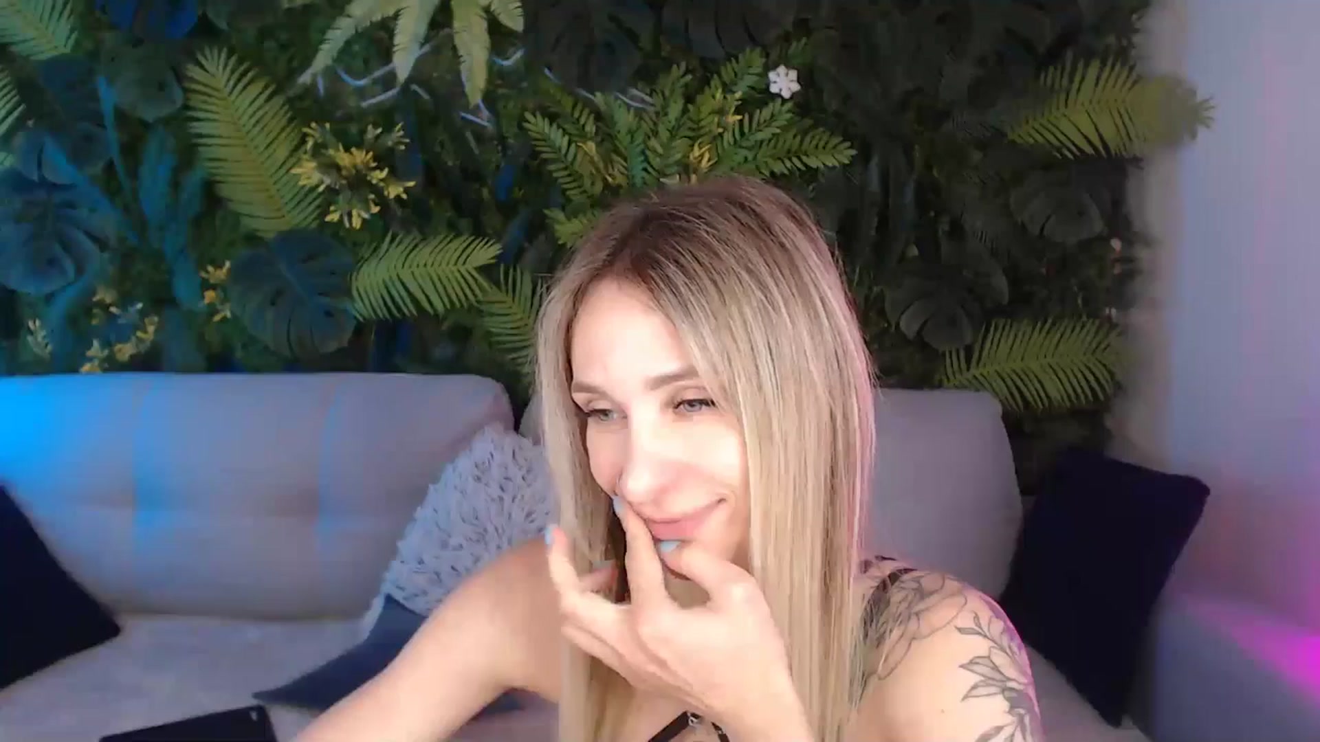 Horny_Blond video thumbnail
