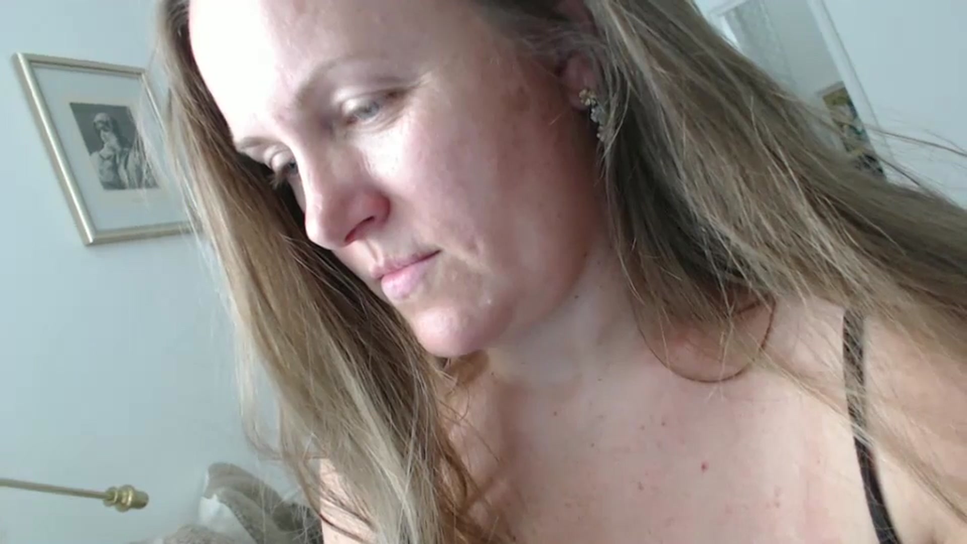JustLily video thumbnail