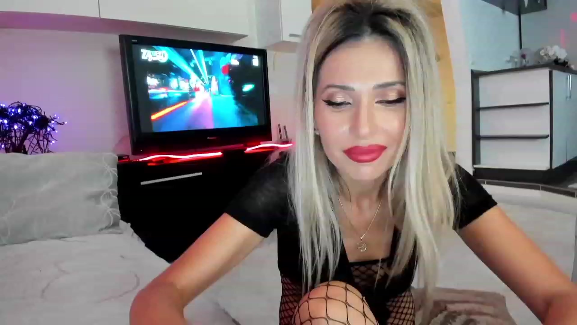 SmileyTinaa video thumbnail