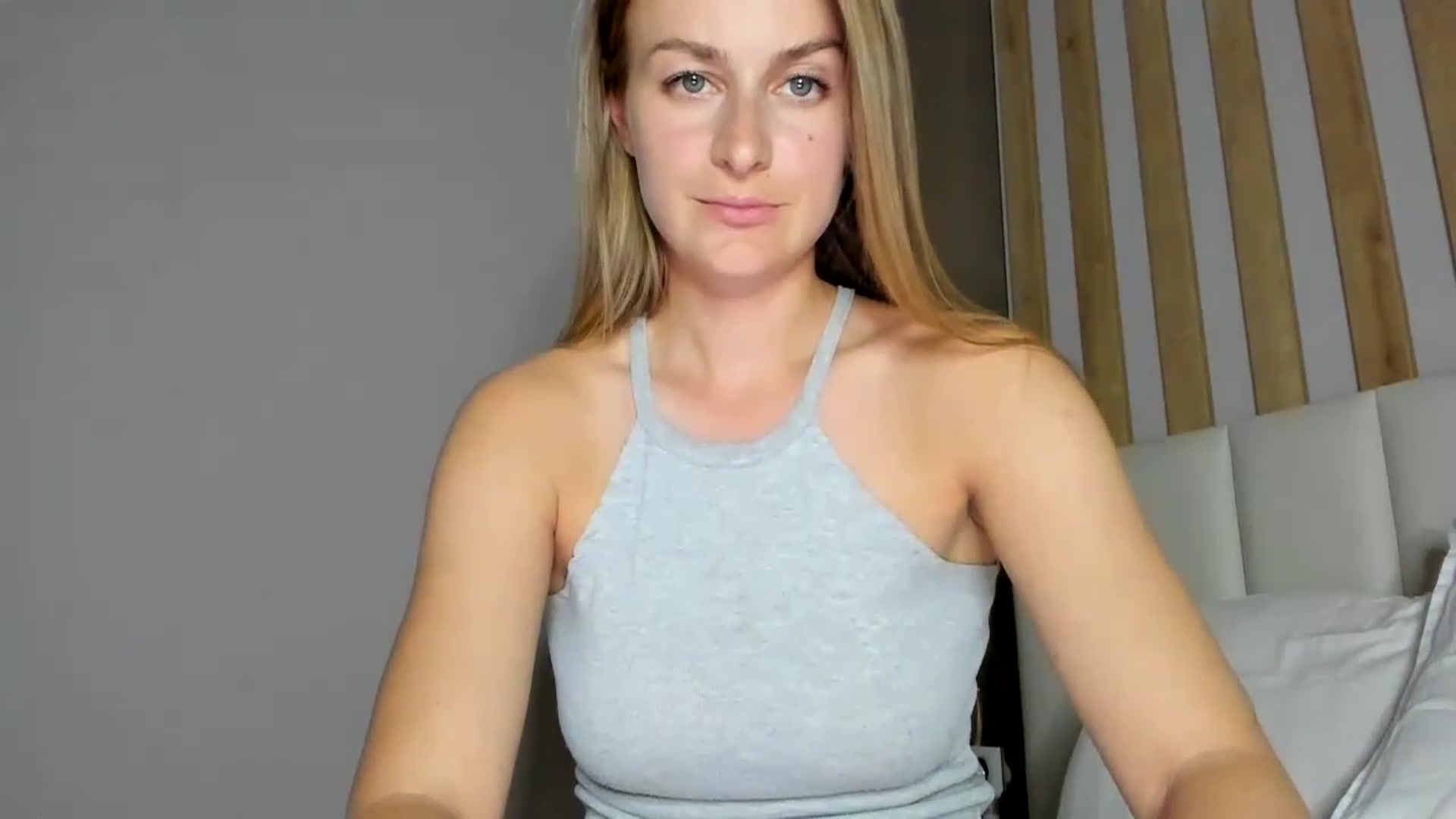 regular_girl video thumbnail